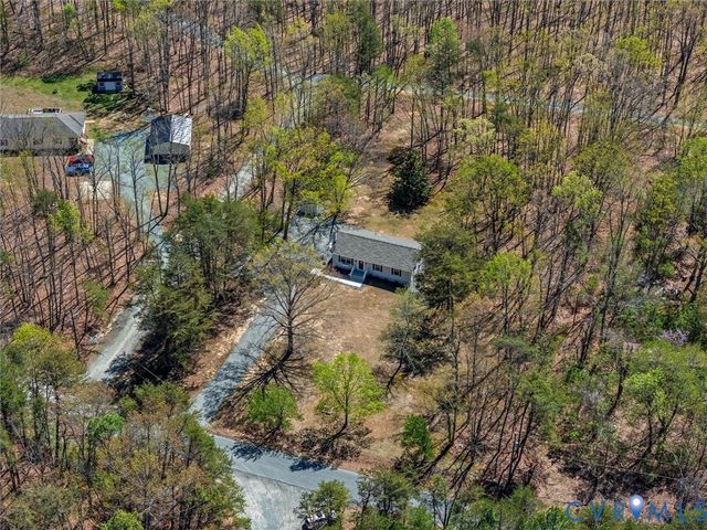 1339 Harris Creek Rd, Louisa, VA 23093
