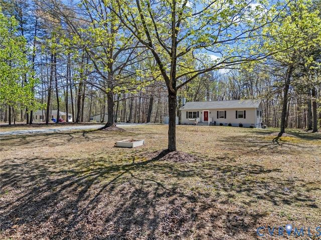1339 Harris Creek Rd, Louisa, VA 23093