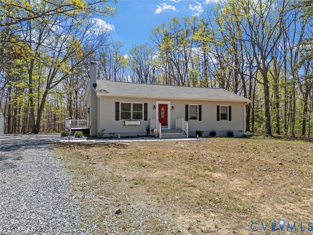 1339 Harris Creek Rd, Louisa, VA 23093