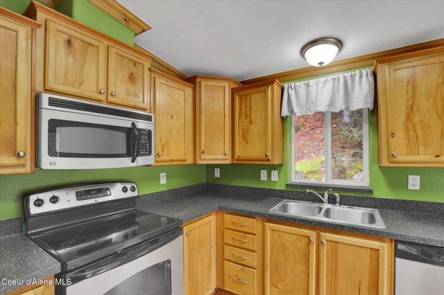 149 Lower Gem Rd, Wallace, ID 83873