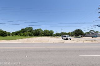 2003 E Chicot Street, Pascagoula, MS 39581