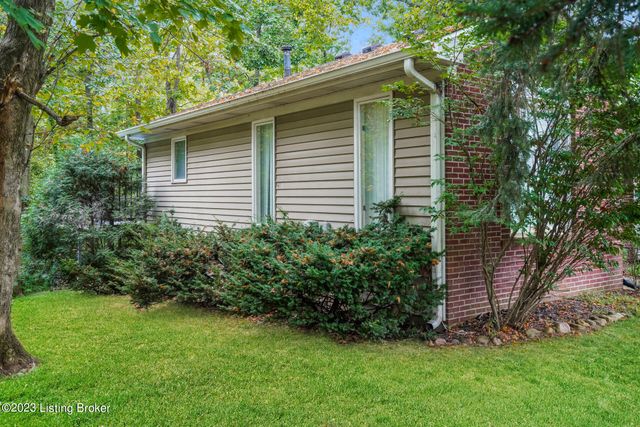 10710 Hickory Cove Ct, Louisville, KY 40241
