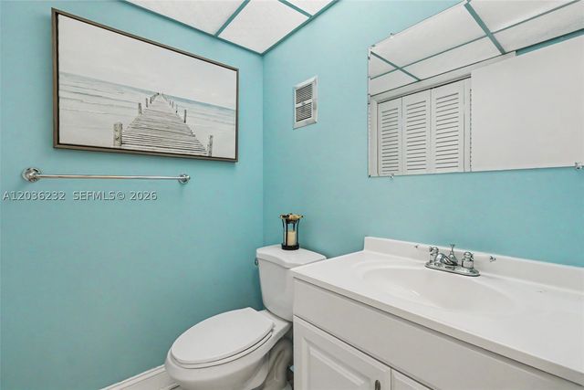 2500 NE 9th St 111, Fort Lauderdale, FL 33304