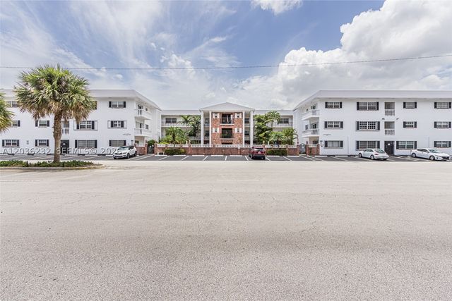 2500 NE 9th St 111, Fort Lauderdale, FL 33304