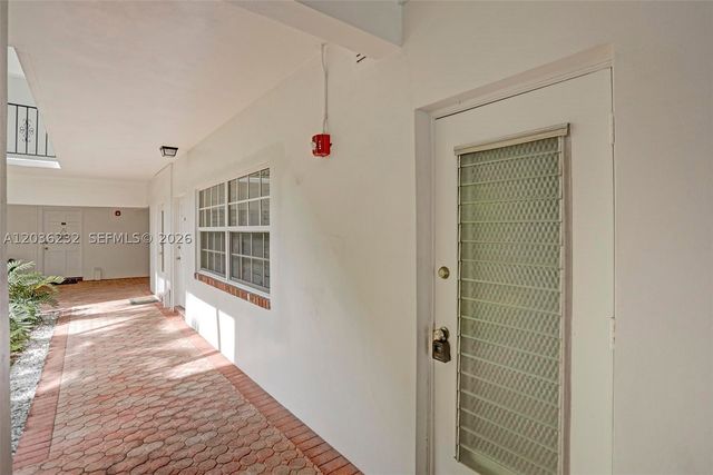 2500 NE 9th St 111, Fort Lauderdale, FL 33304