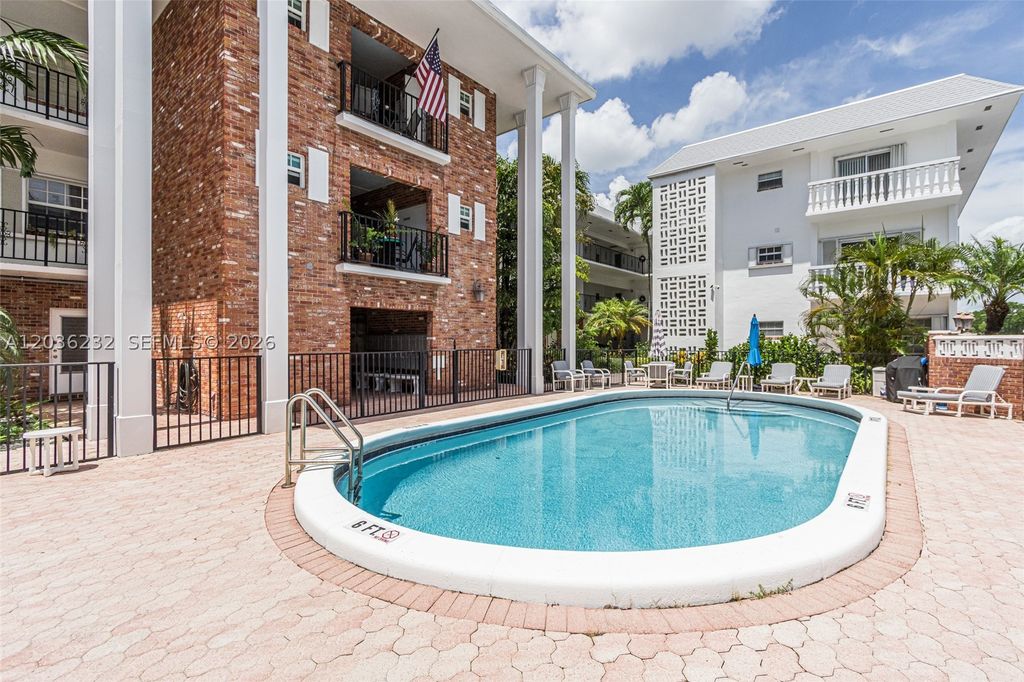 2500 NE 9th St 111, Fort Lauderdale, FL 33304