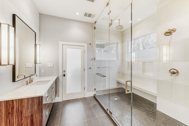 18 Ehrlich RD, Austin, TX 78746