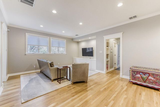 18 Ehrlich RD, Austin, TX 78746