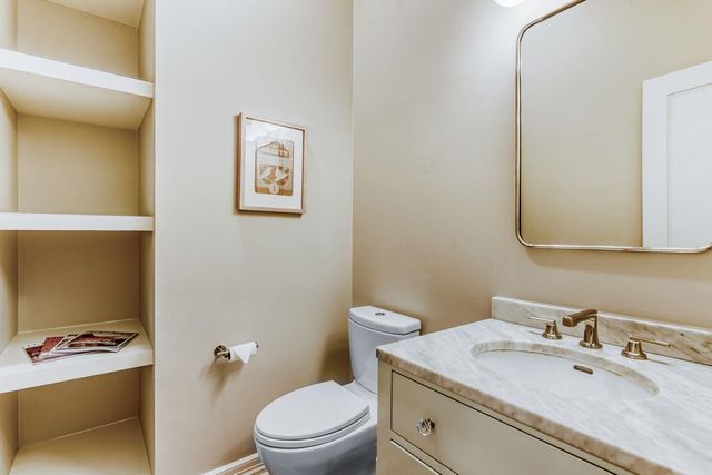 18 Ehrlich RD, Austin, TX 78746