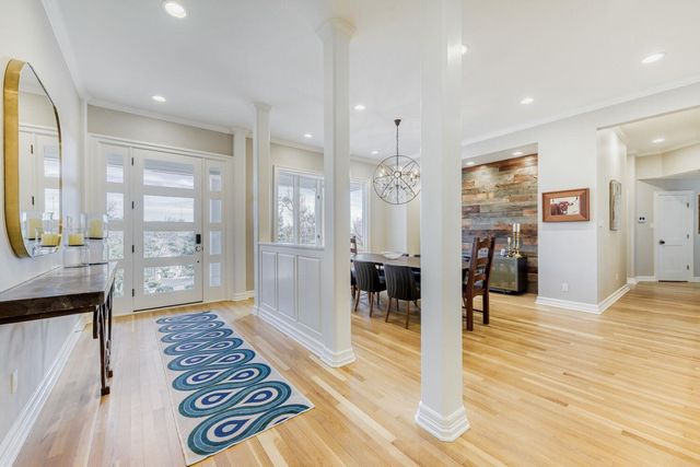 18 Ehrlich RD, Austin, TX 78746