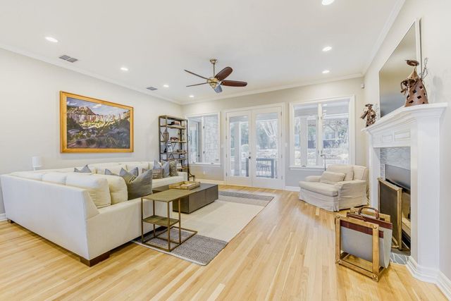 18 Ehrlich RD, Austin, TX 78746