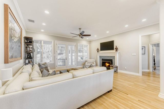 18 Ehrlich RD, Austin, TX 78746