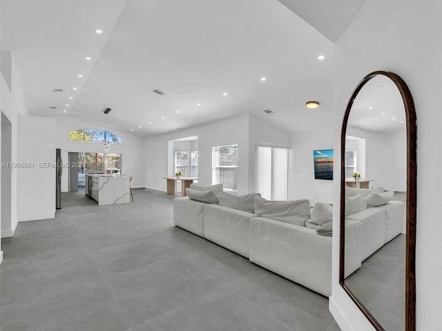 4962 SW 32nd Way, Hollywood, FL 33312