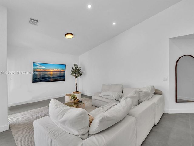 4962 SW 32nd Way, Hollywood, FL 33312