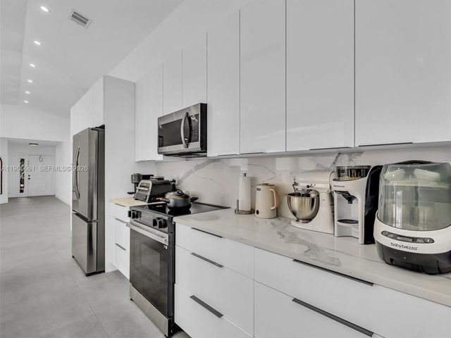 4962 SW 32nd Way, Hollywood, FL 33312