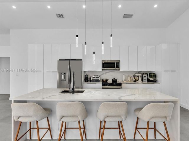 4962 SW 32nd Way, Hollywood, FL 33312