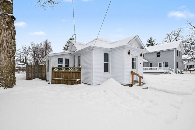 86 Nash Street, Sparta, MI 49345