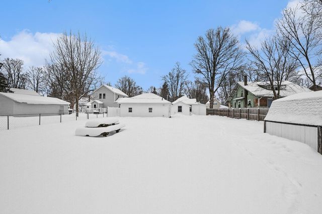 86 Nash Street, Sparta, MI 49345