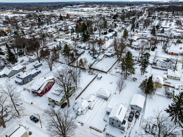 86 Nash Street, Sparta, MI 49345