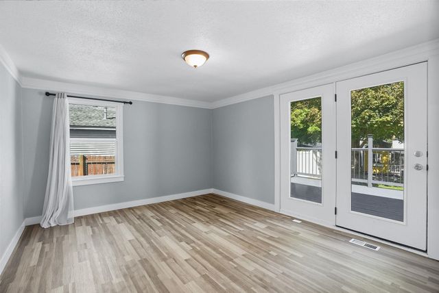 2212 W Queen Ave, Spokane, WA 99205