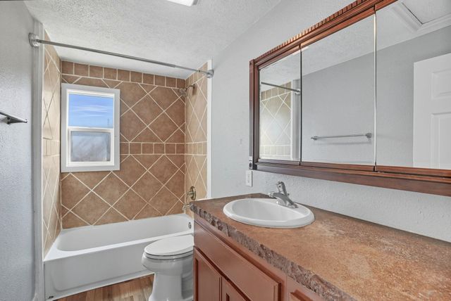 2212 W Queen Ave, Spokane, WA 99205