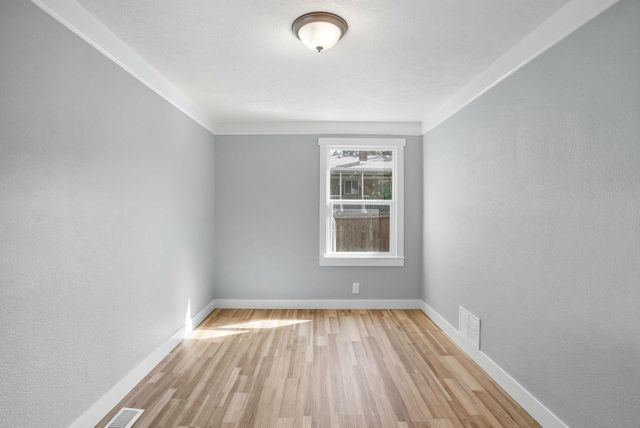 2212 W Queen Ave, Spokane, WA 99205