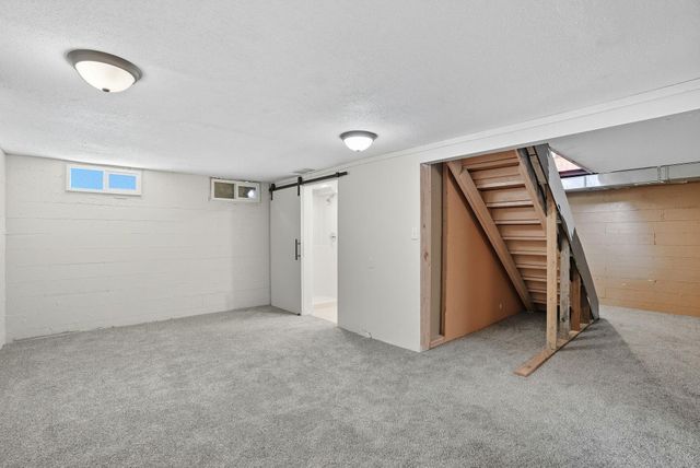 2212 W Queen Ave, Spokane, WA 99205