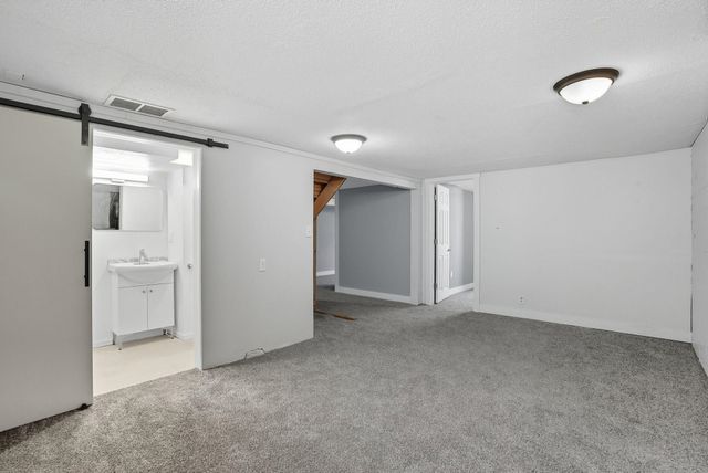 2212 W Queen Ave, Spokane, WA 99205