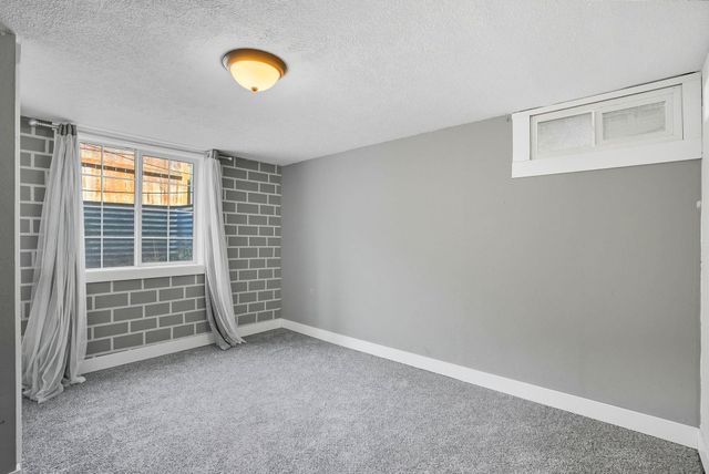 2212 W Queen Ave, Spokane, WA 99205