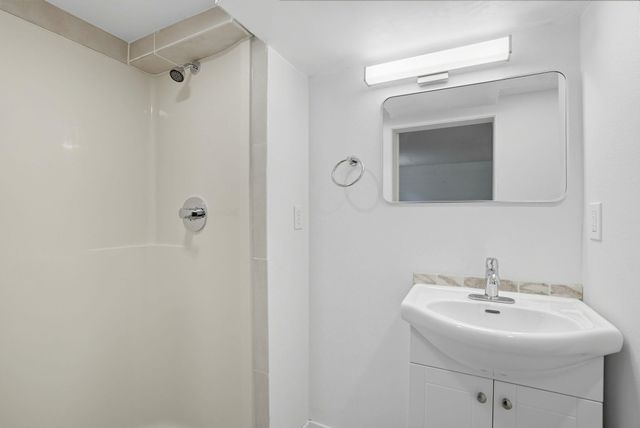 2212 W Queen Ave, Spokane, WA 99205