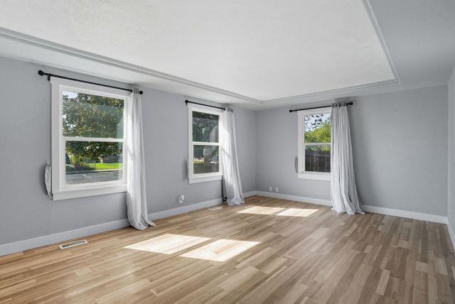 2212 W Queen Ave, Spokane, WA 99205