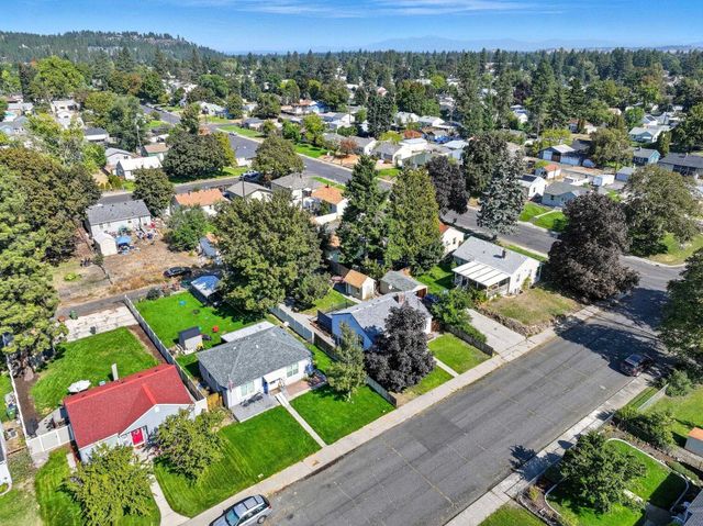 2212 W Queen Ave, Spokane, WA 99205