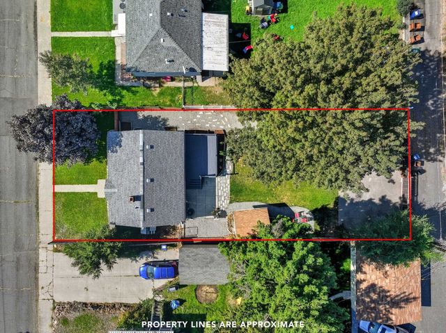 2212 W Queen Ave, Spokane, WA 99205