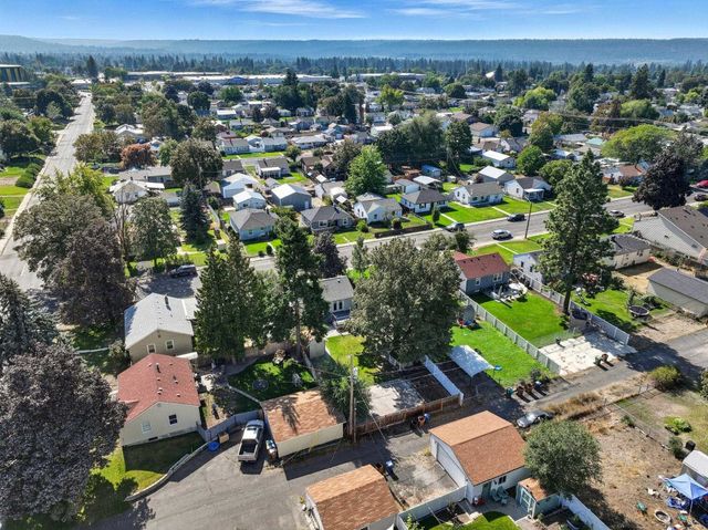 2212 W Queen Ave, Spokane, WA 99205