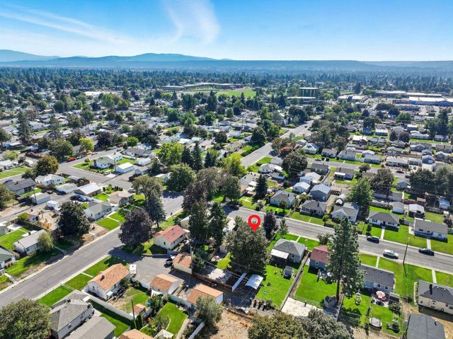 2212 W Queen Ave, Spokane, WA 99205