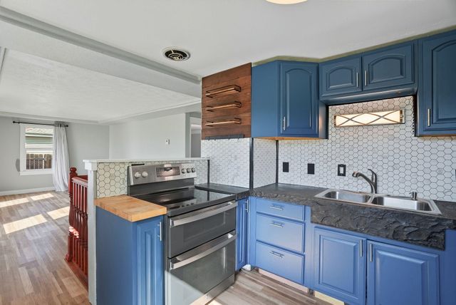 2212 W Queen Ave, Spokane, WA 99205