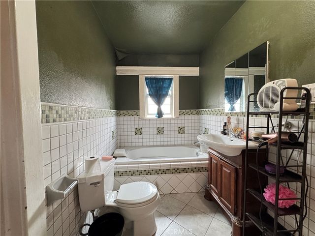 1059 N Hicks Ave, Los Angeles, CA 90063