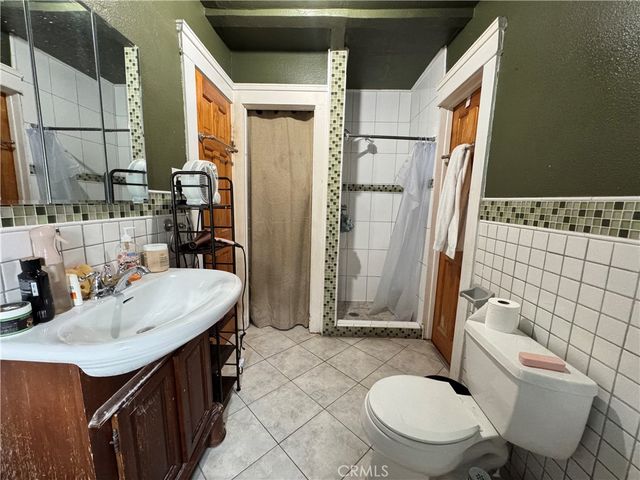 1059 N Hicks Ave, Los Angeles, CA 90063