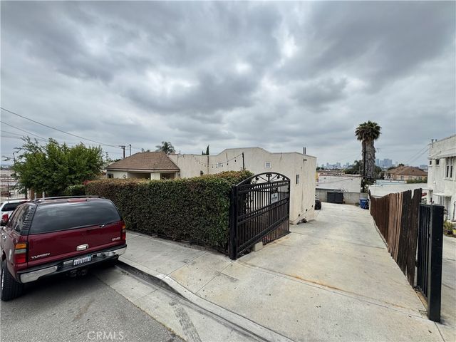1059 N Hicks Ave, Los Angeles, CA 90063