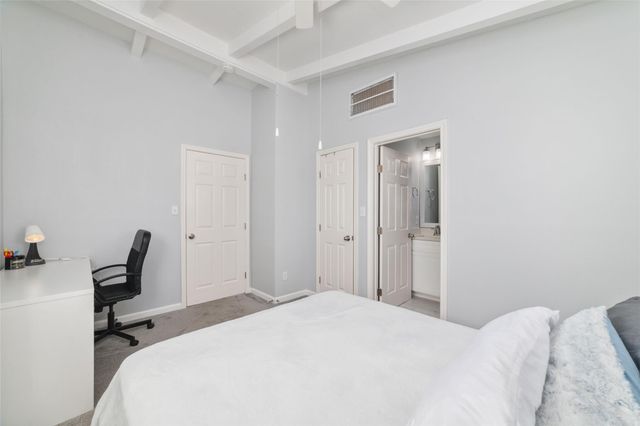 196 Barracuda Street, Bayou Vista, TX 77563