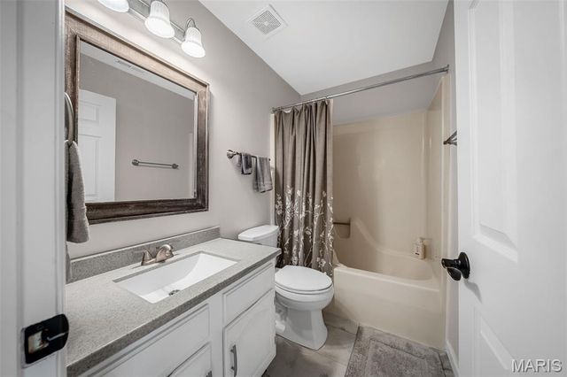 1121 Claytonbrook Court, Ballwin, MO 63011
