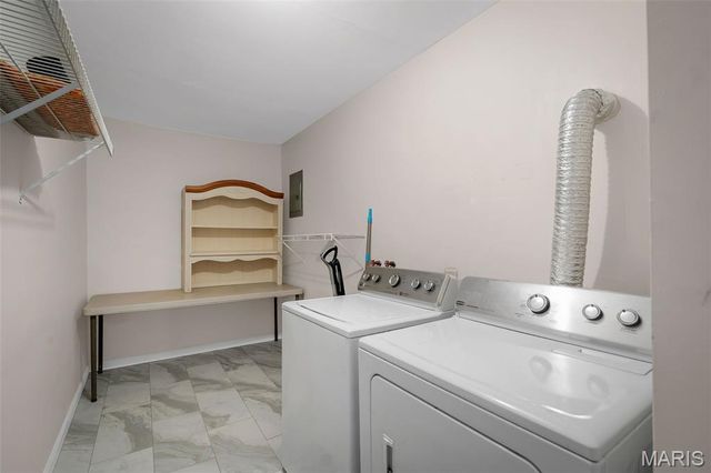 1121 Claytonbrook Court, Ballwin, MO 63011