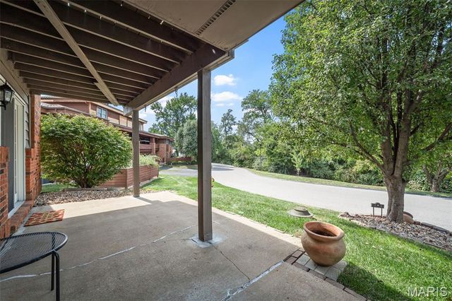1121 Claytonbrook Court, Ballwin, MO 63011