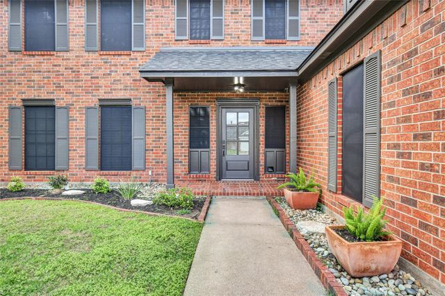 55 Sweetleaf Ct, Lake Jackson, TX 77566