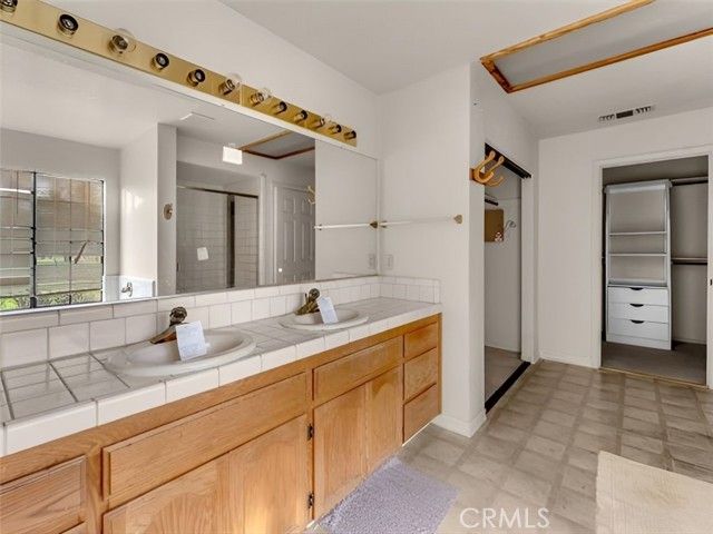 2132 hope Lane, Redding, CA 96003