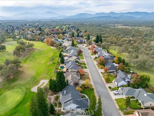 2132 hope Lane, Redding, CA 96003