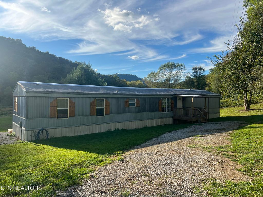 5060 Buffalo Rd Rd, Oneida, TN 37841