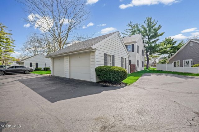 19 Olde Orchard Drive, Perrysburg, OH 43551