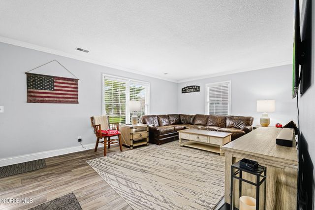 19 Olde Orchard Drive, Perrysburg, OH 43551