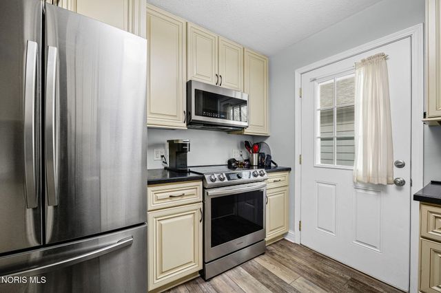 19 Olde Orchard Drive, Perrysburg, OH 43551